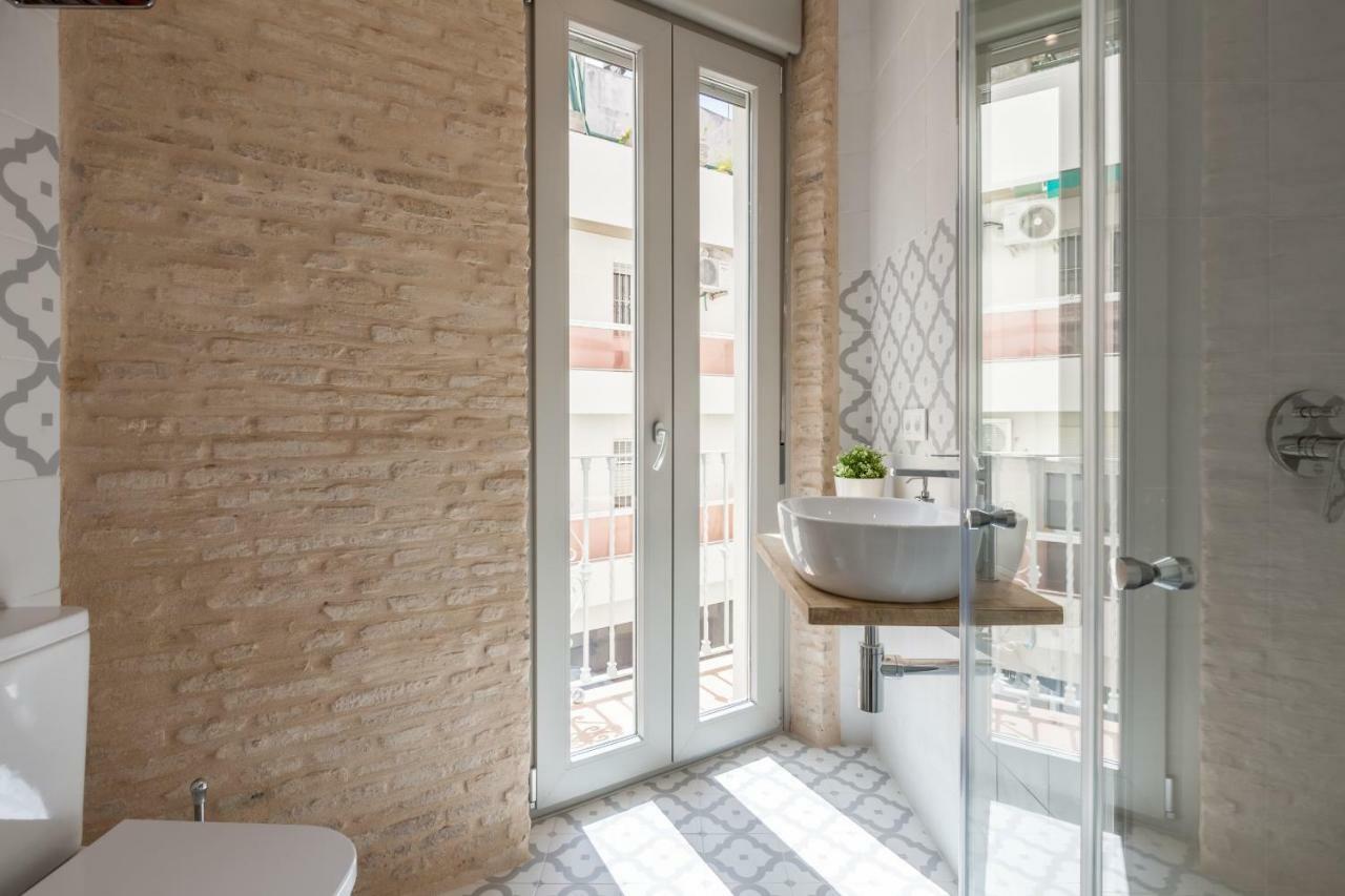 Apartamentos Rg Suites Jardines De Murillo Севиля Екстериор снимка