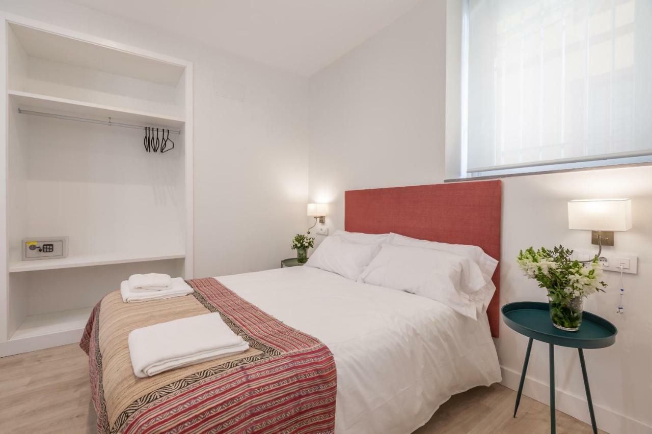 Apartamentos Rg Suites Jardines De Murillo Севиля Екстериор снимка