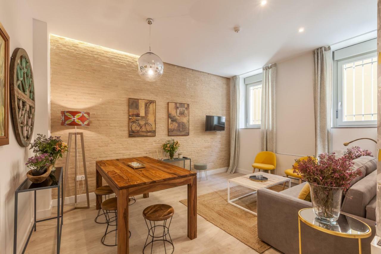 Apartamentos Rg Suites Jardines De Murillo Севиля Екстериор снимка