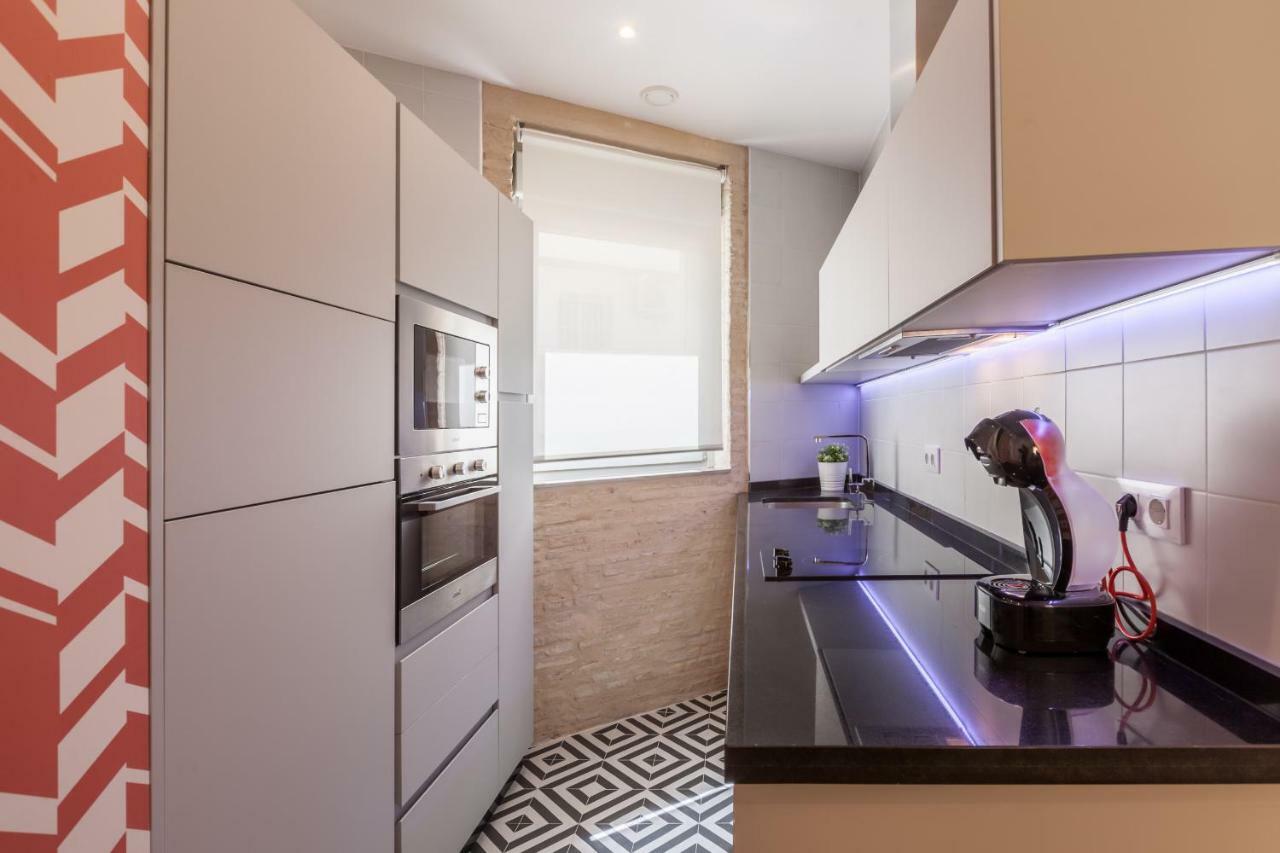Apartamentos Rg Suites Jardines De Murillo Севиля Екстериор снимка